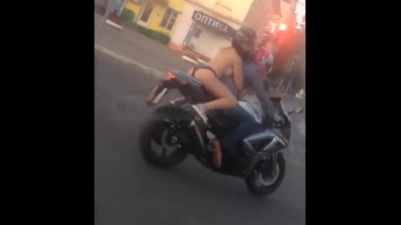 Мото porn video – Покатушки голой на мото