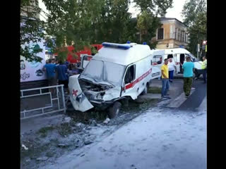 В моршанске водитель не уступил дорогу скорой помощи, которая везла пациента в больницу и произошло дтп