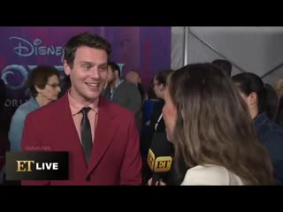 Jonathan groff shouts out lea michele!