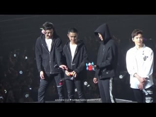 180211 playing mini toy car (focus with chanyeol, d o, kai )