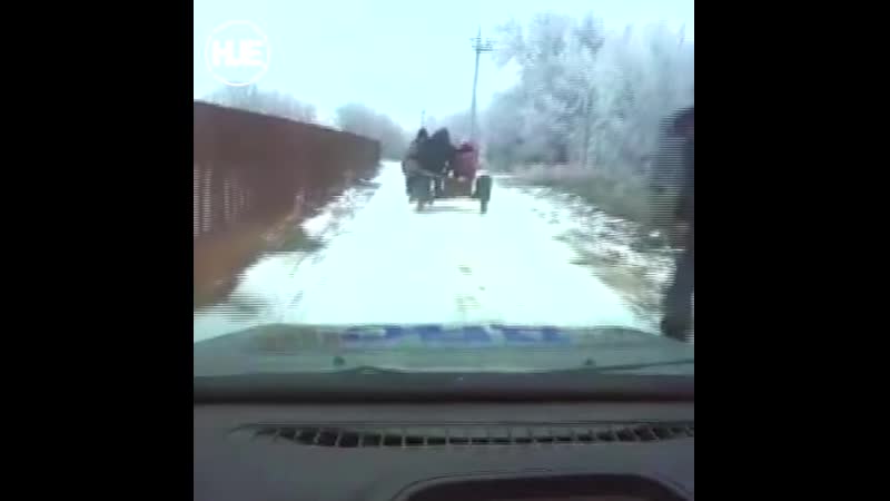 В самарской области пьяные местные жители решили покатать школьницу на иж планета 3, копам пришлось вмешаться