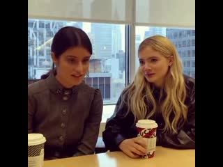 Anya chalotra and freya allan do their best geralt impressions