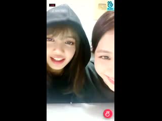 Omg lisa re made jisoos helium song with lisoo’