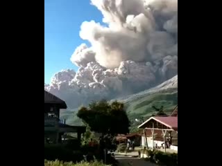 Adventure sumatera utara on instagram gunung sinabung kembali erupsi pada hari selasa tanggal 2 maret 2021 jam 06 42 mohon wa