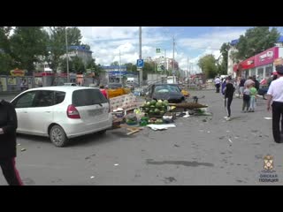 В омске автомобиль много сбил чего