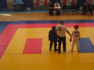 Паша жирнов в красном