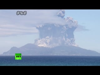 На юге японии началось извержение вулкана