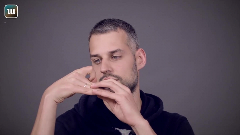 Сотрудники "медузы" повторяют жест футболиста деле алли