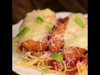 So yummy crock pot chicken parm