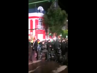 The police marching together with the people in la paz after they've decided to go on a mutiny nationwide no more evo morales!