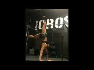 Balance handstand push ups