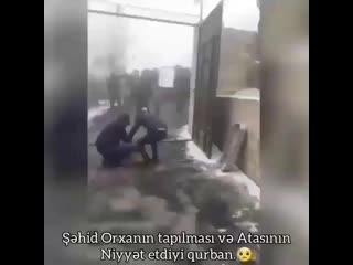 Səhid olmuş oğlunun gəlişinə qurban kəsən ata