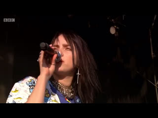 Billie talking to the crowd at glastonbury festival