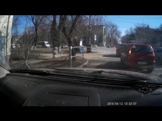 Russian man vs violators of traffic rules is he doing the right thing or not