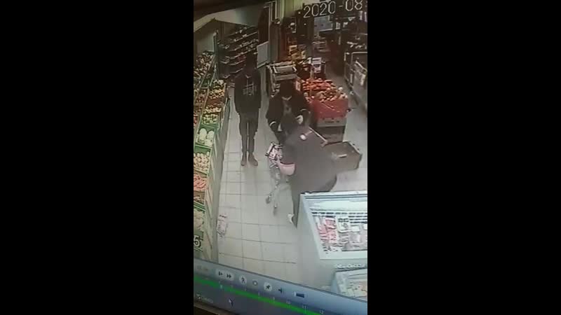 Сексуальный маньяк в пятёрочке