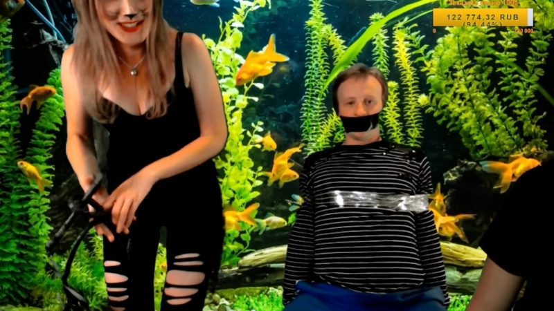 #фрэглы (андрюха получает плёткой)