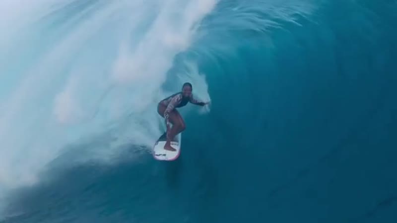 Vahine fierro at teahupo'o