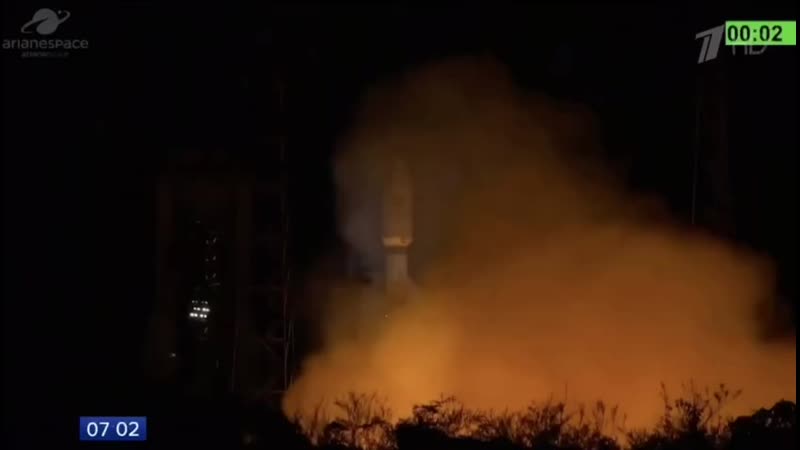 Российская ракета носитель "союз ст а" со спутником оаэ falcon eye 2