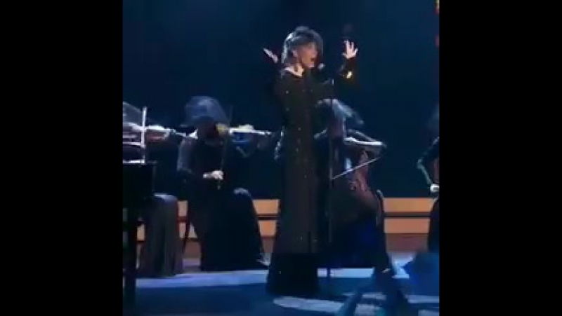 Пляяяяя !!! ну нахрена я это увидел ??? с@ка, она ещё и поет да как 😁😁😁