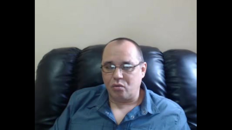 Вася градус открывает тайны семейного гардероба 4 шубы, 4 дублёнки, 8 9 курток, 4 5 кожаных пиджаков
