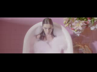 Юлия беньковска (julia bienkowska) голая в клипе talk dirty to me (2019) hd 1080p
