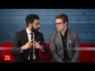 Izombie stars debate whos better for peyton ravi or blaine