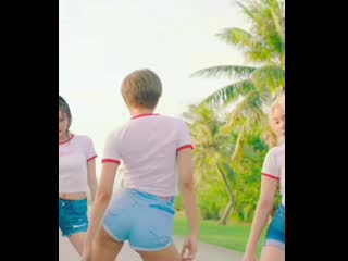 (momoland) hyebins booty ft jane (ahin bonus in comments)