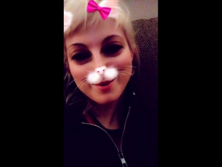 Hayley and her mum singing rapture by blondie (yelyahsnaps)