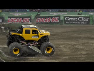 Diesel dave brodozer insane consecutive backflip monster jam anaheim 2019