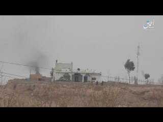Сирия 26 01 2018 поражение танка саа из птрк боевиками исламского государства в районе абу кемаля,провниция дейр эз зор