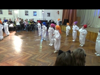 Снеговики танцуют !