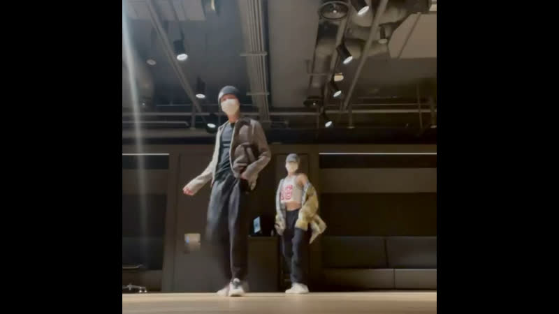 Лалиса манобан x читтапон личайяпорнкул