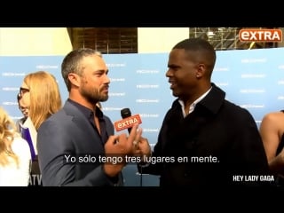 Tpornr kinney habla sobre sus vacaciones y planes de boda con lady gaga