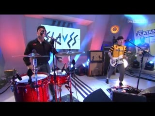 Slaves hypnotised (live @ soccer am)