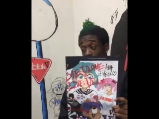 Lil uzi vert at vlone pop up shop