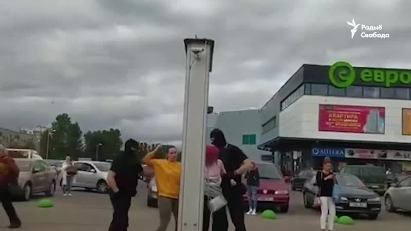 Затрыманьне дзяўчат з ланцугу ў віцебску