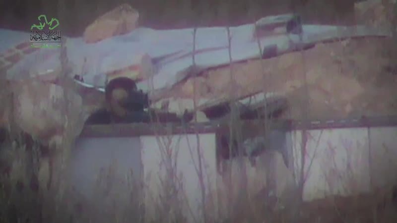 Дуэль между боевиком ахрар аш шам и бойцом саа,хараста дамаск