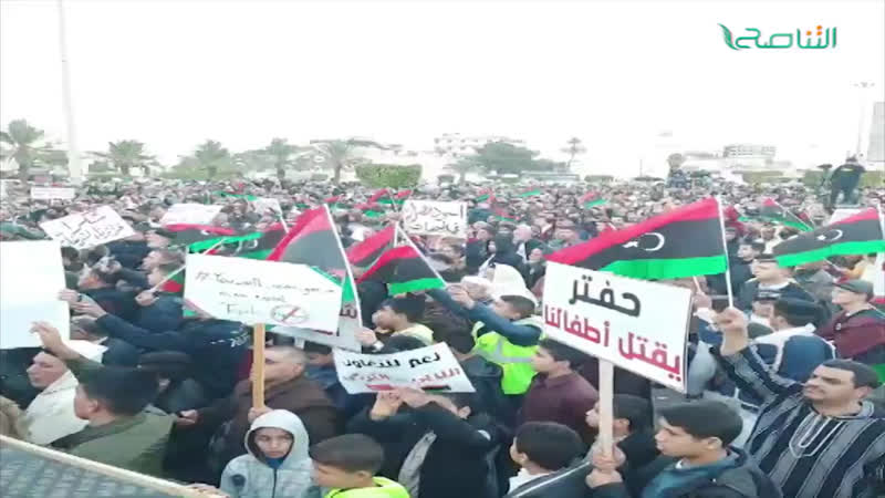 ‏"ثورة لن تنتهي بعد ركب الشهداء أبدا لن تنحني ليبيا أرض الفداء" ‏من مظاهرة يوم الجمعة بمدينة ⁧ #مصراتة ⁩ ‏⁧ #التناصح ⁩