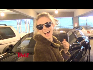 Брит марлинг флиртует с папарацци