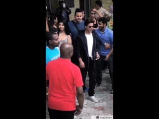 Video shahrukhkhan @iamsrk meets his @tkriders team says goodbye via ali king khan tkr player on instagram stories ️