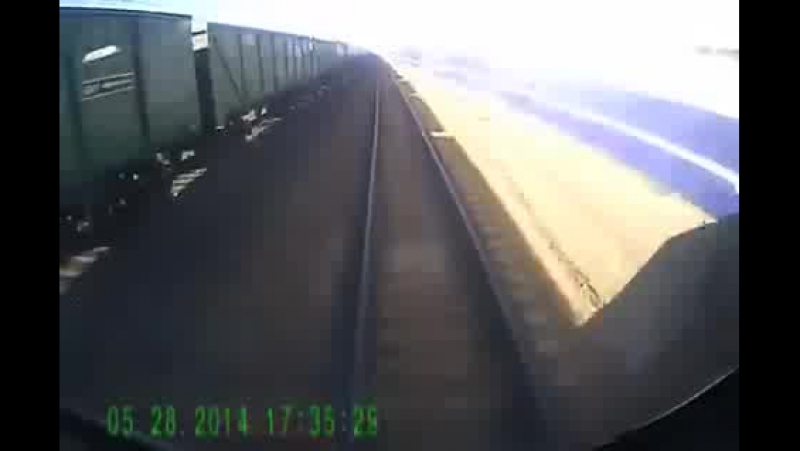 Кегельбан только вместо кеглей школьники