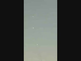 На юге израиля сработала система "железный купол" сообщается об около ста выпущенных из сектора газа ракетах, одна из которых п