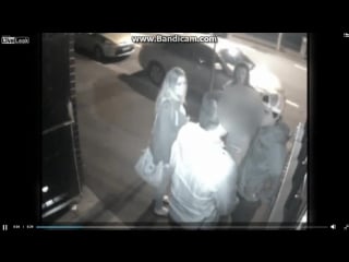 Охранник вмазал парню