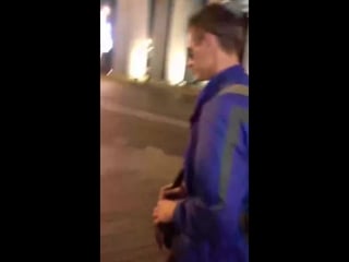 Девушка просит достать писюн