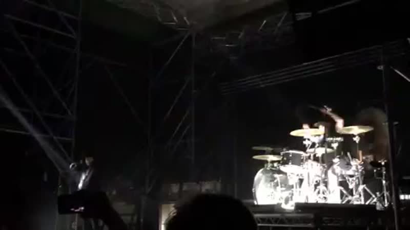 Майк керр сисечки