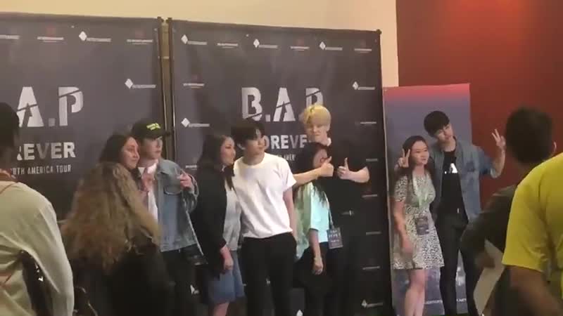 Himchan photo session with fans @ 2018 north america tour "forever" indio (la)