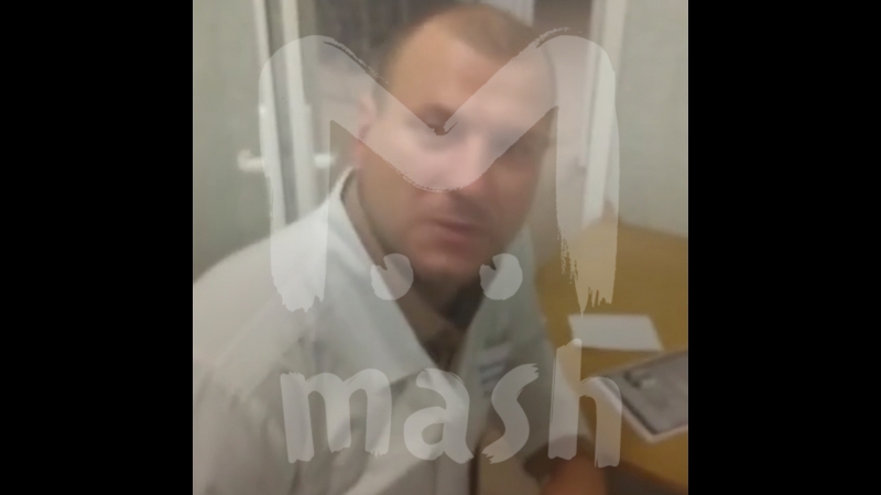 В видном парень пришёл на приём к пьяному врачу