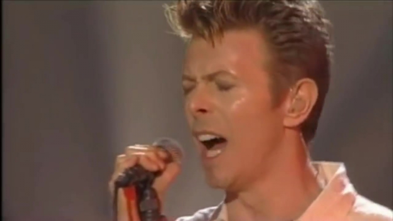 David bowie the voyeur of utter destruction (as beauty) (live in france 1995)