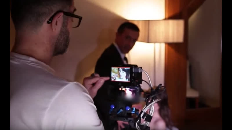 Небольшое видео отчёт о том, как снимают фильмы для взрослых во франции )
