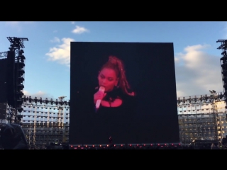 Irreplaceable live in dublin (formation tour 2016)